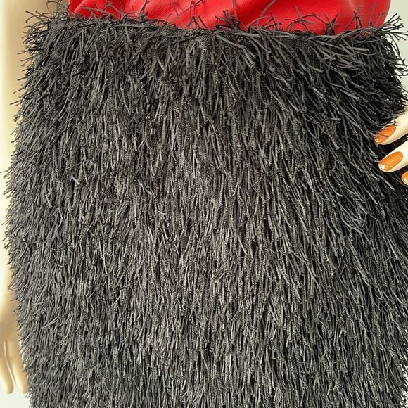 Black Fringe Skirt, EUC, Sz L, back zip, lined, stretchy, unique and super cute - Picture 4 of 12